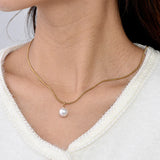 Simple Pearl Pendant Necklace