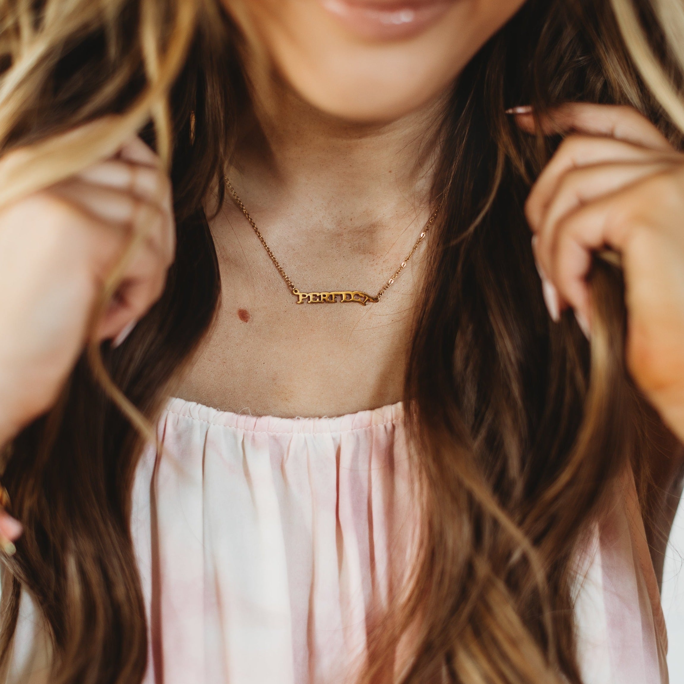 Donna Perfect Pendant Necklace Victoria Emerson